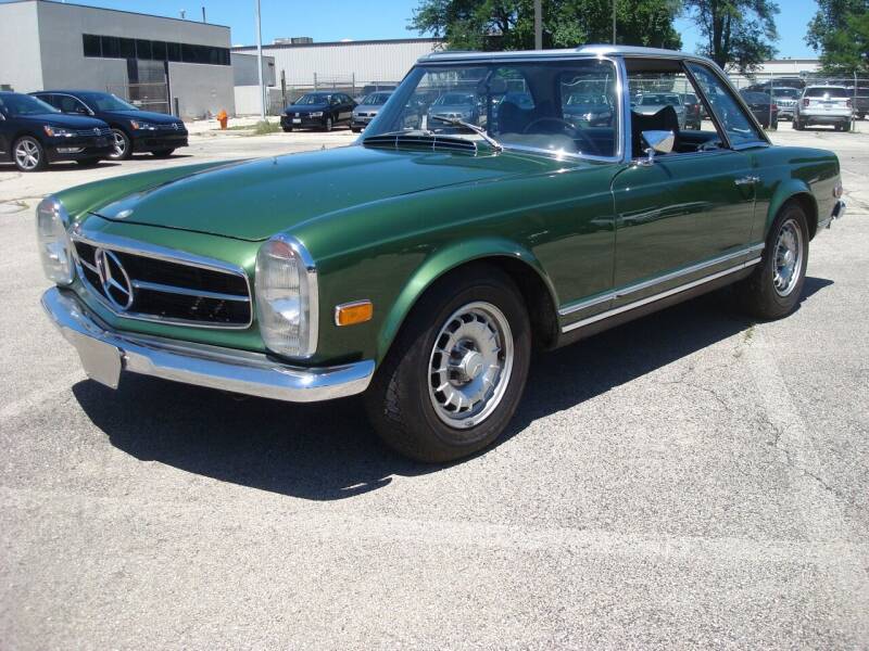 1969 Mercedes-Benz 280-Class for sale at Naperville Auto Haus Classic Cars in Naperville IL