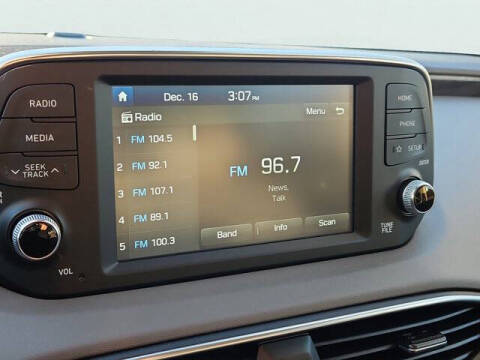 2020 Hyundai Santa Fe SE