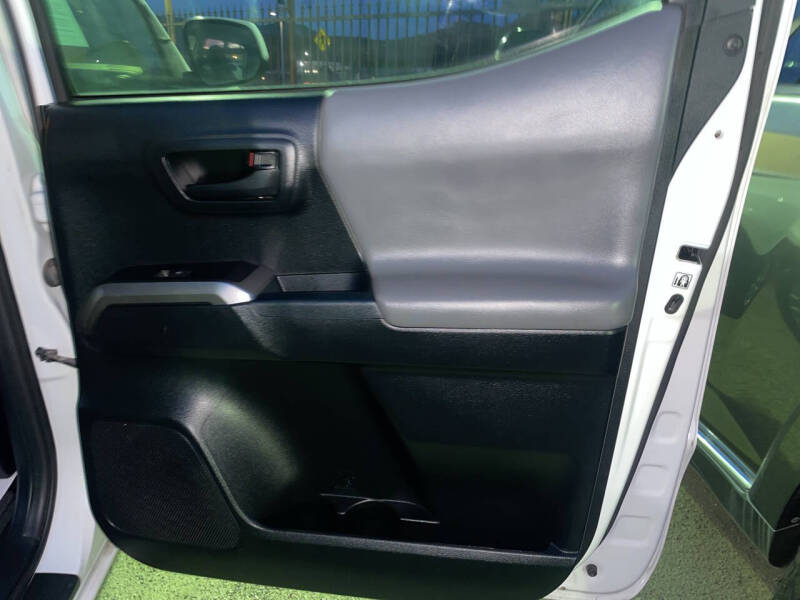 2017 Toyota Tacoma SR5 V6