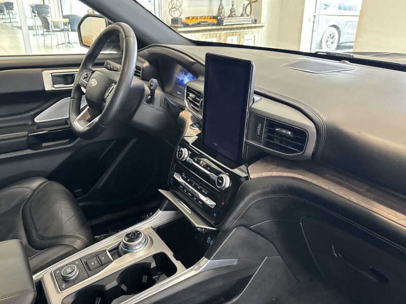 2023 Ford Explorer Platinum