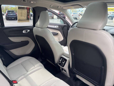 2024 Volvo XC40 B5 Plus Bright Theme