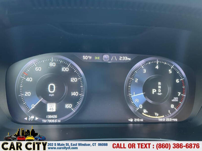 2019 Volvo XC40 T5 Momentum