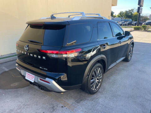 2022 Nissan Pathfinder SL