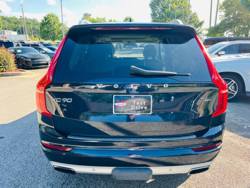 2016 Volvo XC90 T6 Momentum