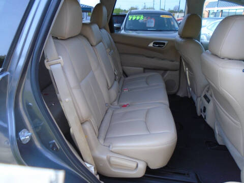 2017 Nissan Pathfinder SL