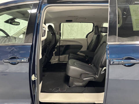 2023 Chrysler Pacifica Touring L
