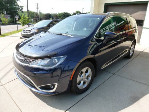 2017 Chrysler Pacifica Touring-L Plus