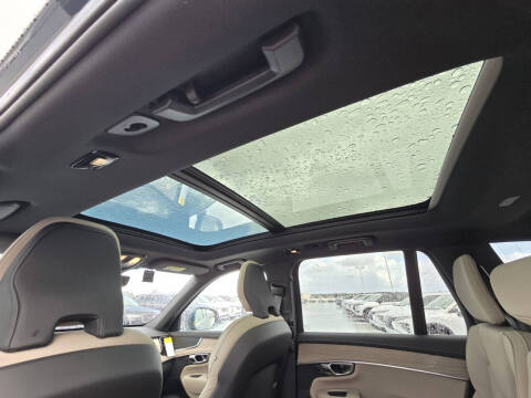 2025 Volvo XC90 B6 Core Bright Theme