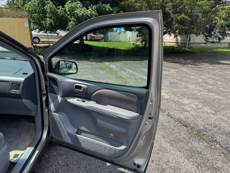 2002 Toyota Sienna LE