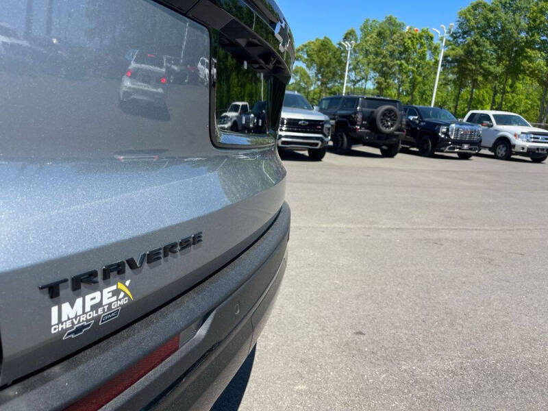 2024 Chevrolet Traverse LT