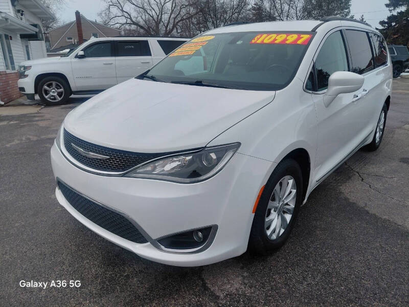2017 Chrysler Pacifica Touring-L