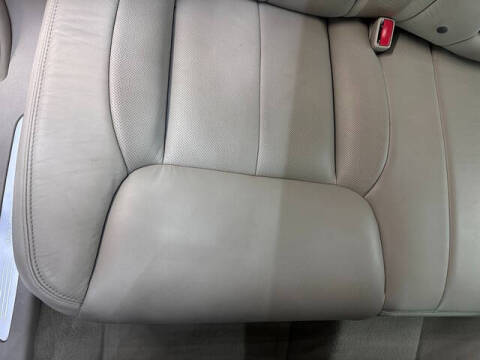 2011 Cadillac DTS Luxury Collection