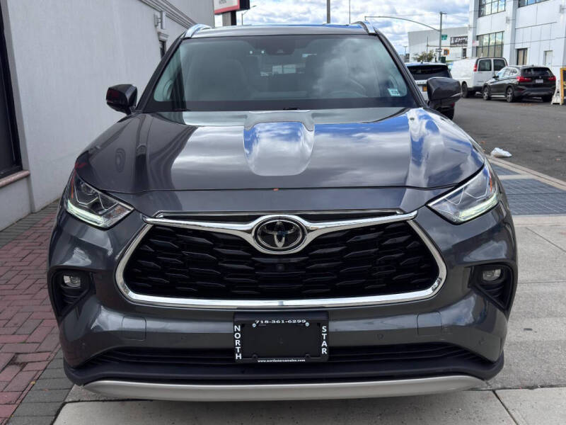 2022 Toyota Highlander Platinum