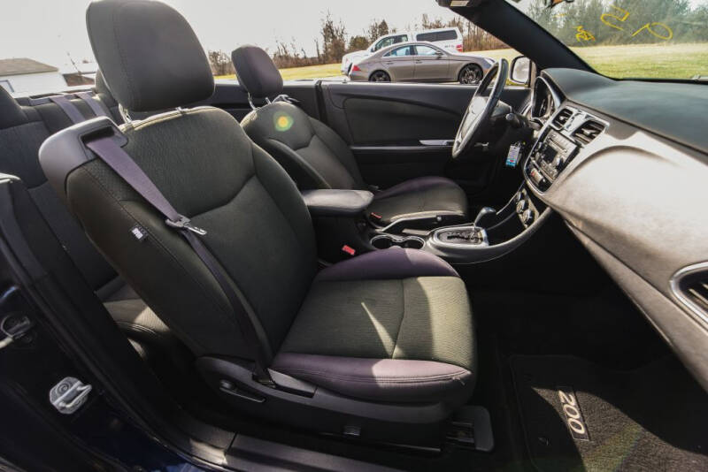 2012 Chrysler 200 Touring