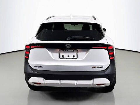 2025 Nissan Kicks SR