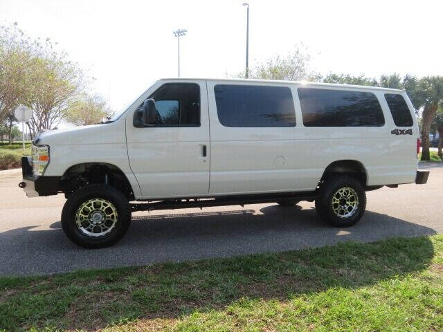 2014 Ford E-Series E-350 SD XLT