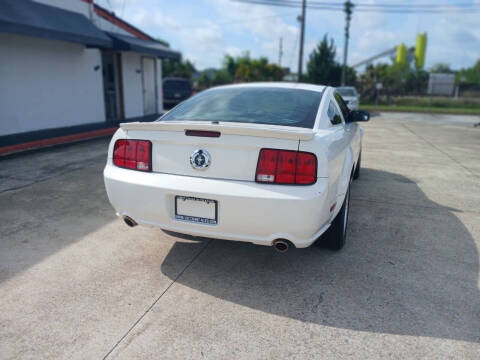 2008 Ford Mustang V6 Deluxe
