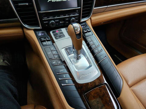 2016 Porsche Panamera