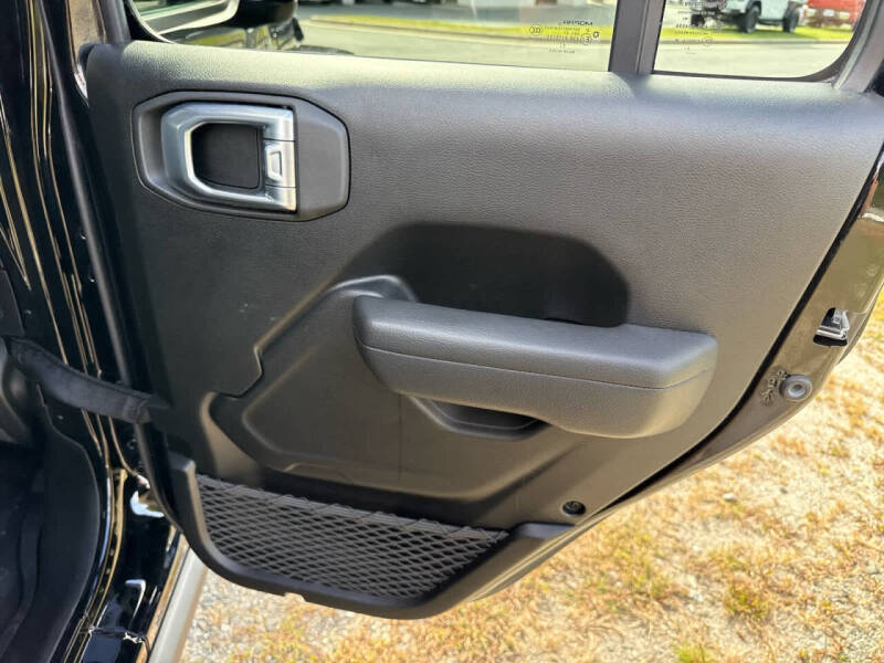 2022 Jeep Gladiator Sport S