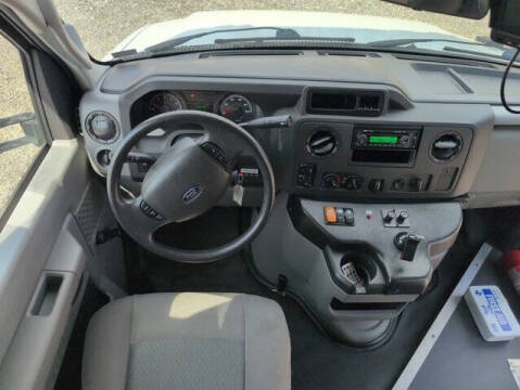 2016 Ford E-Series E-450 SD