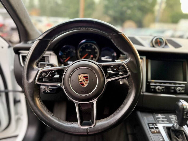 2016 Porsche Macan Turbo