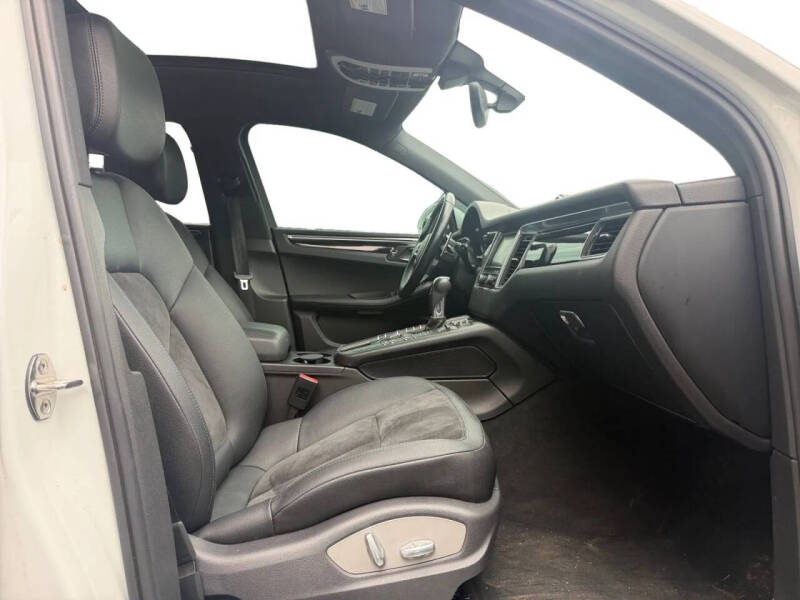 2015 Porsche Macan S