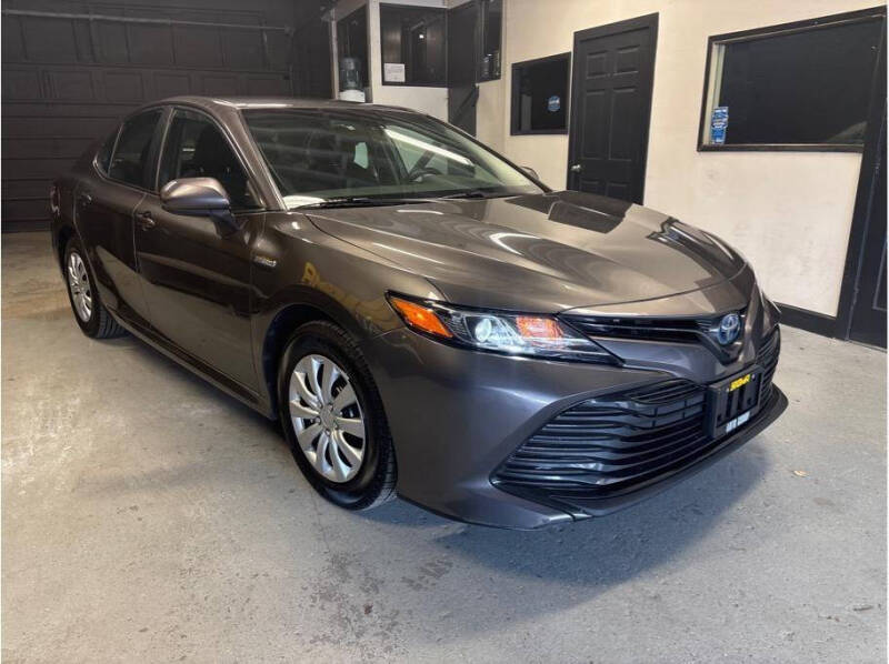 2020 Toyota Camry Hybrid LE