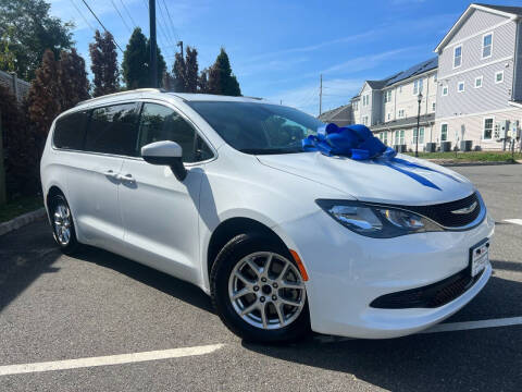 2021 Chrysler Voyager for sale at Speedway Motors in Paterson NJ
