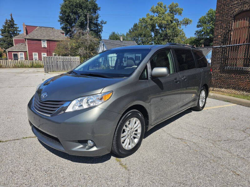 2012 Toyota Sienna
