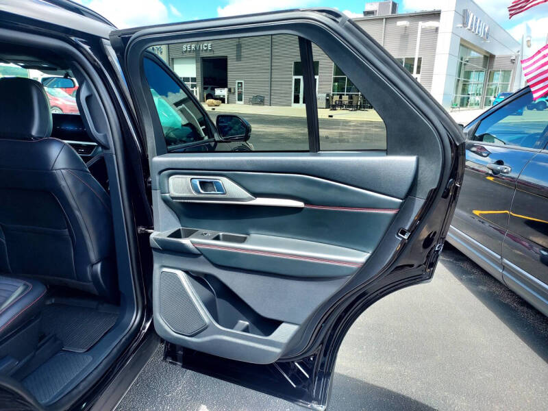 2025 Ford Explorer ST-Line