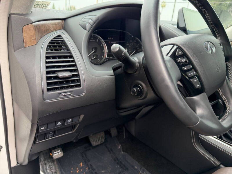 2024 Infiniti QX80 Premium Select