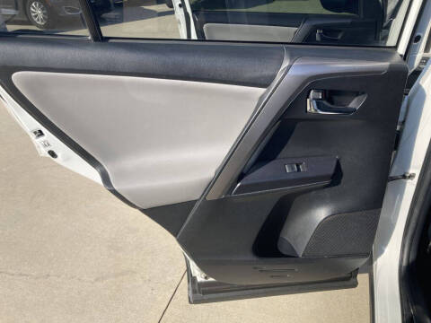 2017 Toyota RAV4 Hybrid LE Plus