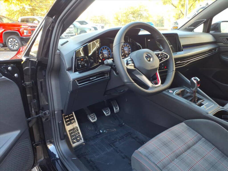 2022 Volkswagen Golf GTI SE