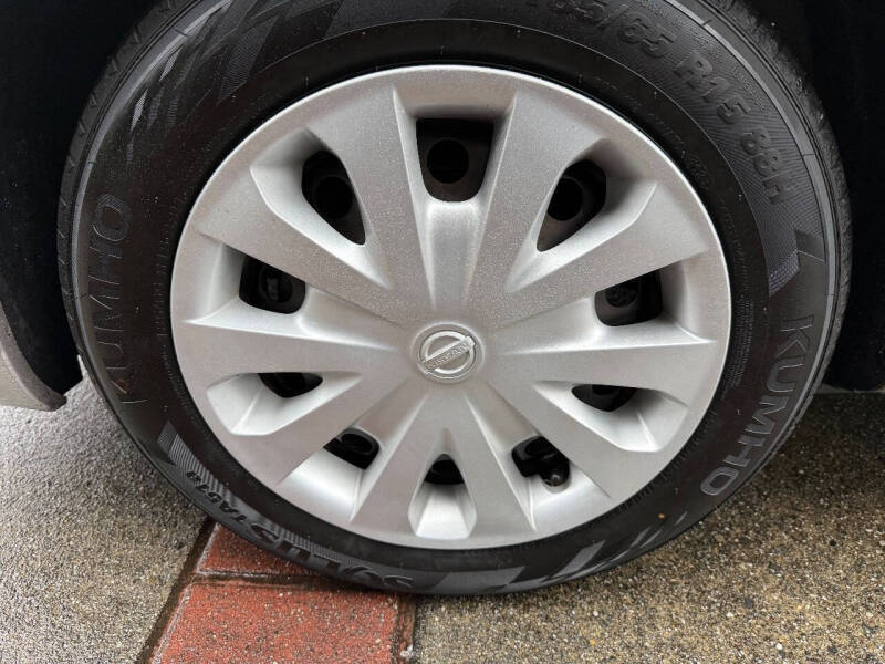 2018 Nissan Versa SV