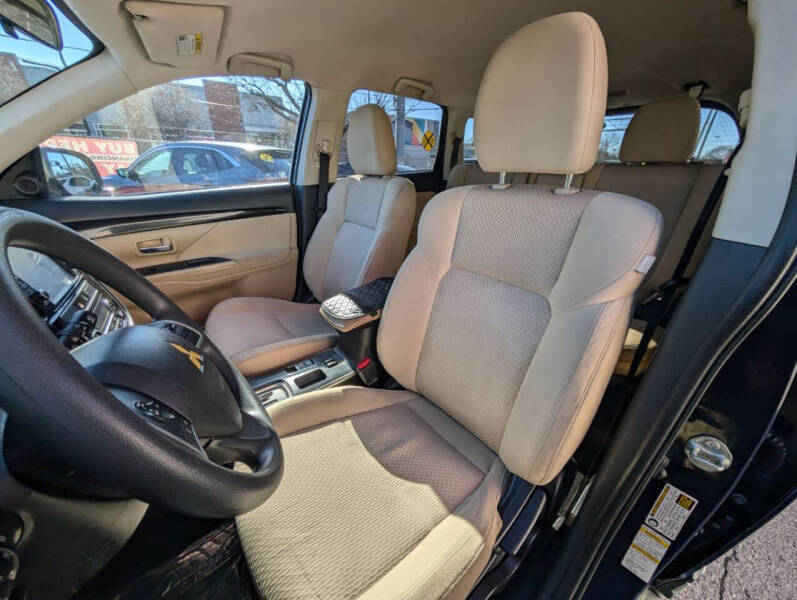 2019 Mitsubishi Outlander ES