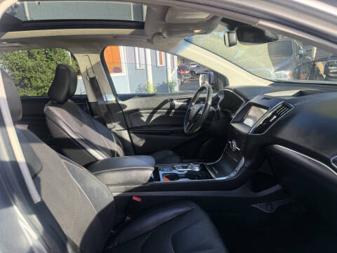 2020 Ford Edge Titanium