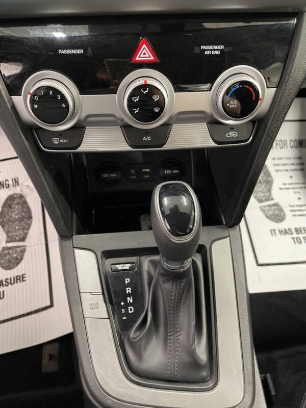 2019 Hyundai Elantra