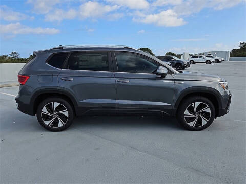 2024 Volkswagen Taos SE 4Motion