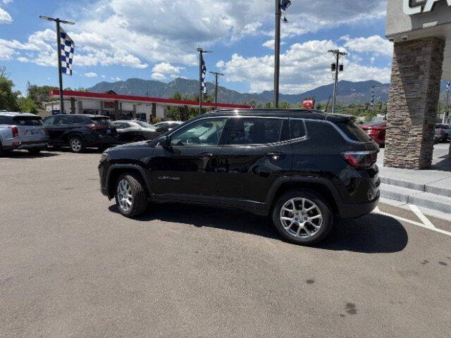 2022 Jeep Compass Latitude Lux