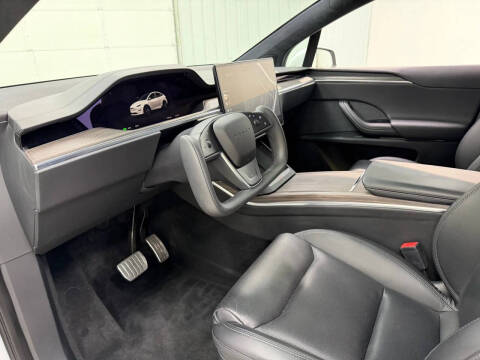 2023 Tesla Model X Standard Range