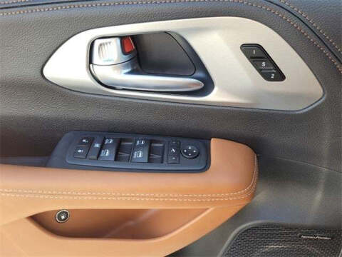 2024 Chrysler Pacifica Plug-In Hybrid Pinnacle