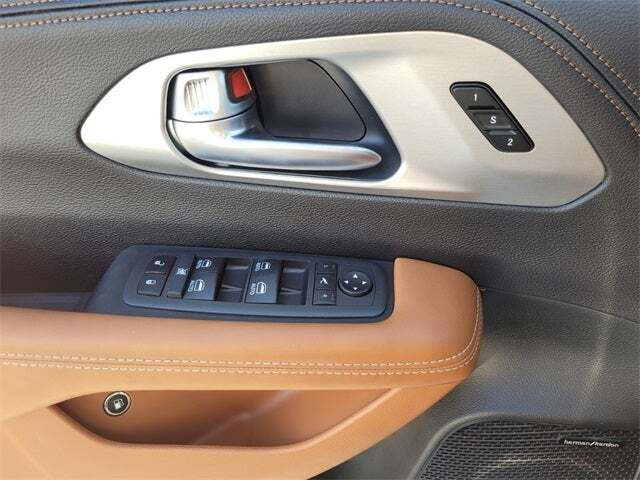 2024 Chrysler Pacifica Plug-In Hybrid Pinnacle