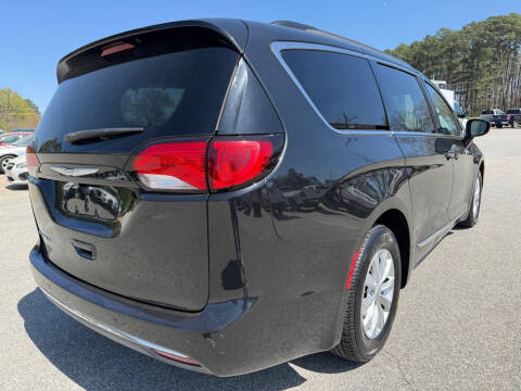 2017 Chrysler Pacifica Touring-L
