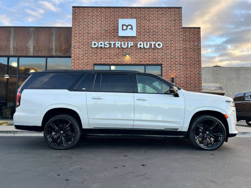 2022 Cadillac Escalade ESV Luxury