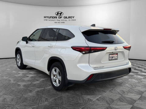 2022 Toyota Highlander LE