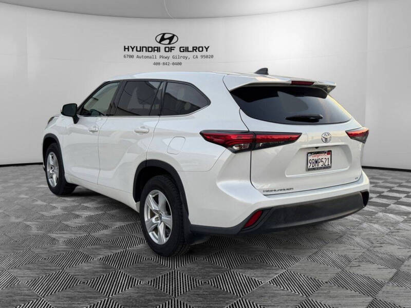 2022 Toyota Highlander LE