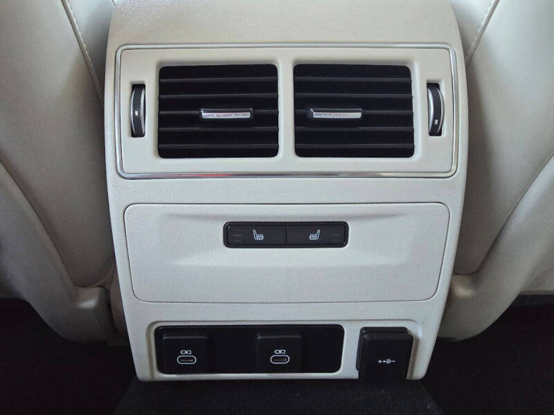 2022 Jaguar XF P250 SE