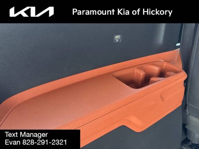 2024 Kia Carnival SX