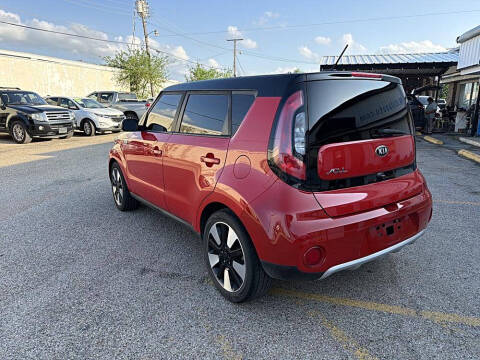 2017 Kia Soul +