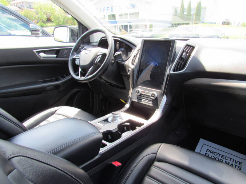 2023 Ford Edge